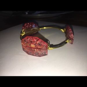 Crackled bead wire bangle